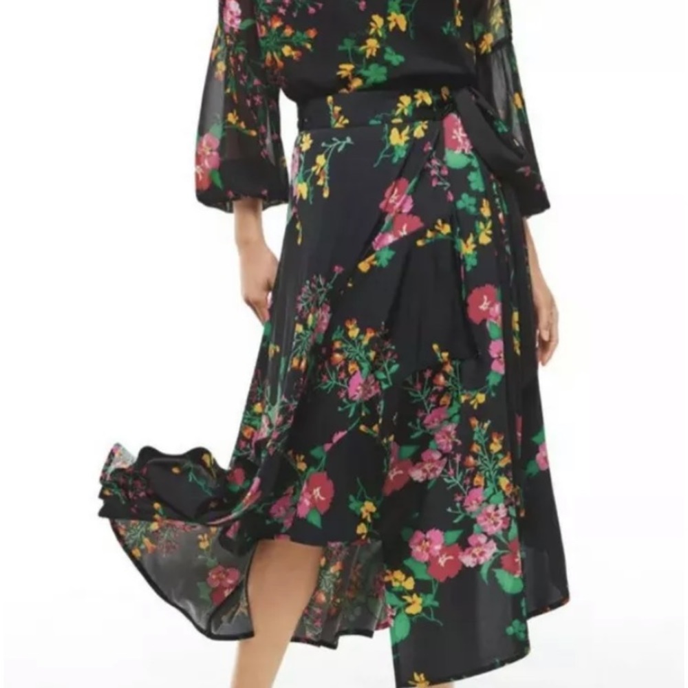 NWT Cabi Drama Skirt sz Medium
